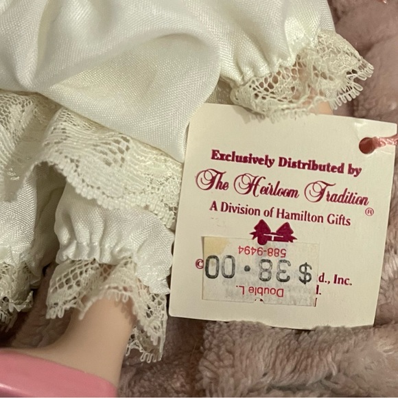 The heirloom tradition doll - Picture 2 of 2